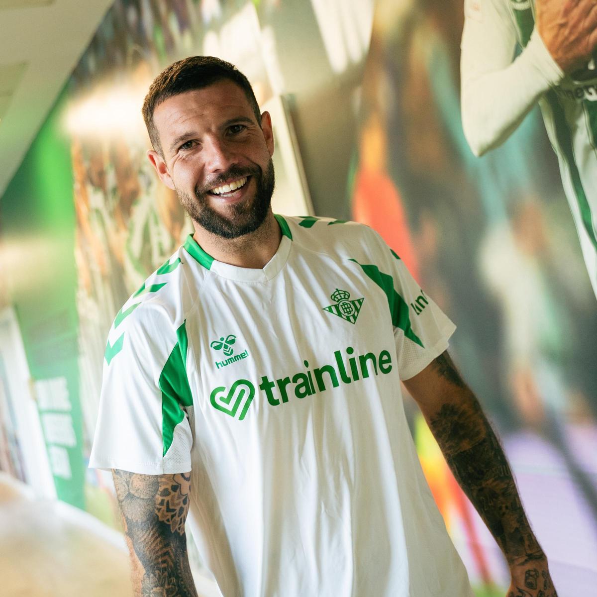 Aitor Ruibal, pasando reconocimiento médico con el Betis