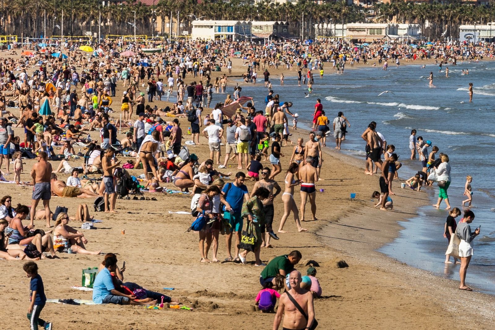 Domingo de Fallas... ¿o de playa?