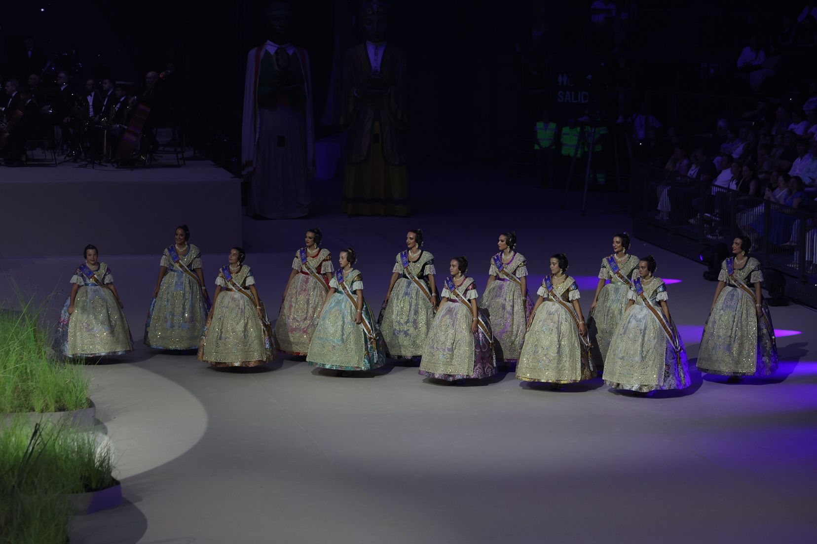 Berta Peiró y Lucía García dicen adiós a su año como falleras mayores de València 2025