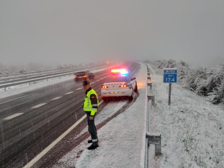 Tráfico obliga a circular a menos de 100 kilómetros por hora en A Gudiña, A Mezquita, Ríos o Vilardevós.