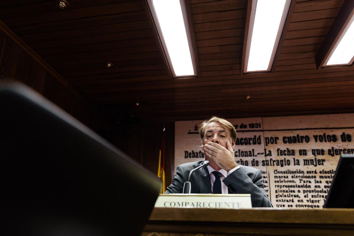 El expresidente de la Sociedad Estatal de Participaciones Industriales (SEPI), Vicente Cecilio Fernández Guerrero, durante una comparecencia en la Comisión de Investigación sobre el ‘caso Koldo’, en el Senado, a 22 de julio de 2025, en Madrid (España). La comisión de investigación sobre el 'caso Koldo' en el Senado continúa hoy con las comparecencias de Joseba Antxón Alonso, administrador único de Servinabar e investigado por el Tribunal Supremo por su presunta implicación en la trama, y Vicente Fernández, expresidente de la Sociedad Estatal de Participaciones Industriales (SEPI), quien fue contratado, según el PP, por esa empresa misma empresa navarra. 22 JULIO 2025 Carlos Luján / Europa Press 22/07/2025. Carlos Luján
