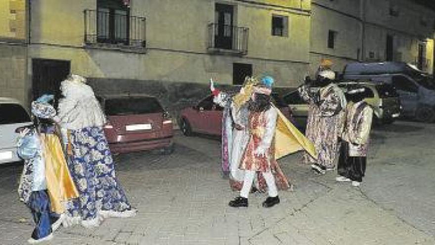 Los pequeños muestran su mejor sonrisa e ilusión