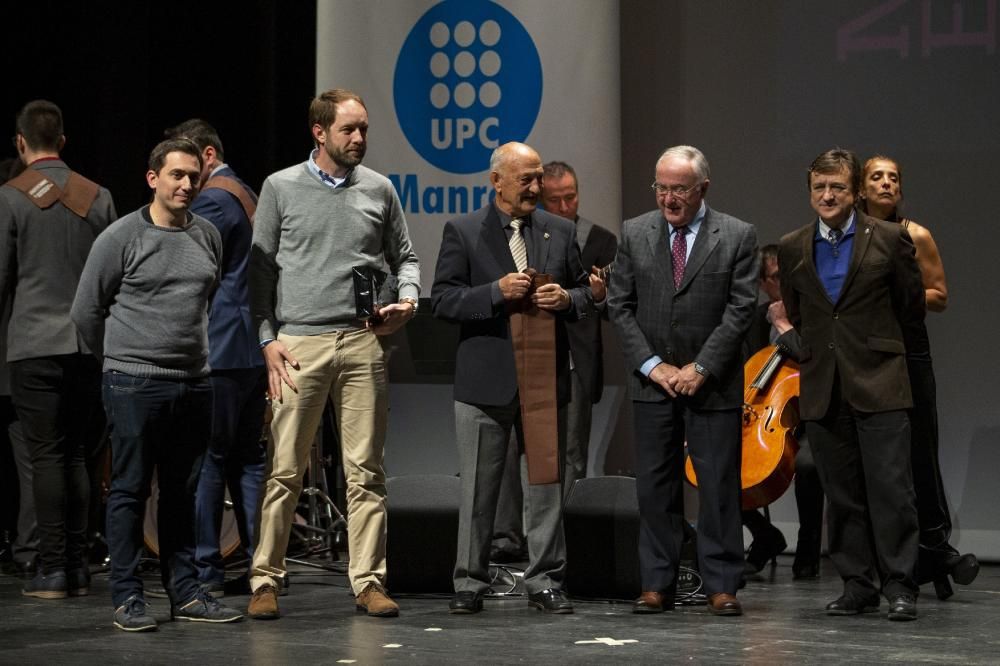 La UPC Manresa celebra la graduació dels 113 estud