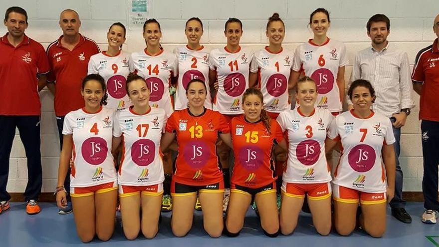 El JS Hotels Voley Ciutat Cide, líder de su grupo, posa al completo.