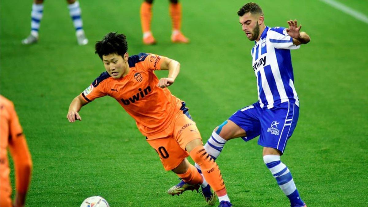 Kang In Lee en una acción durante un encuentro con el Valencia