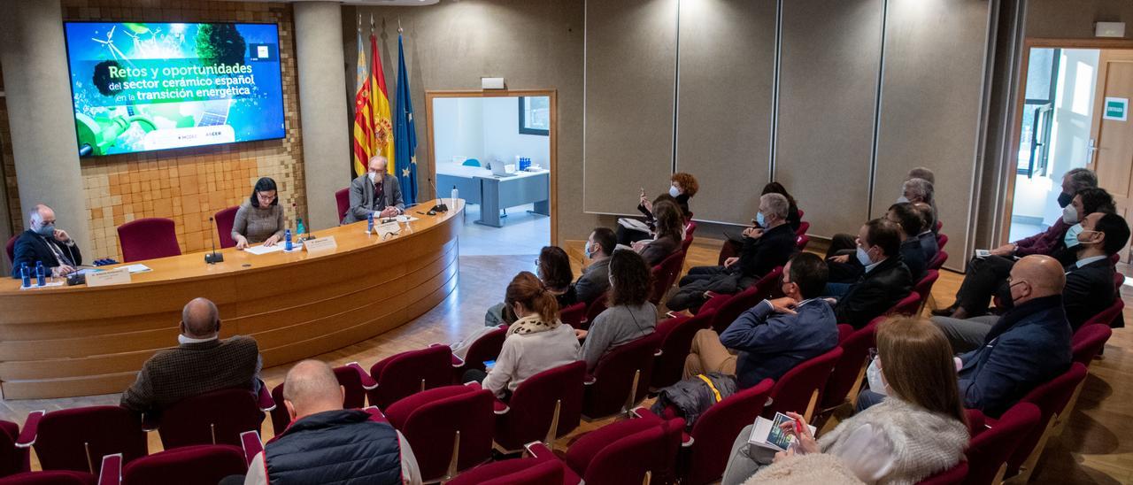 Los desafíos del sector cerámico ante la transición energética centraron la jornada organizada por Ascer.