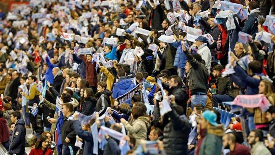 Aficionados en la grada de Balaídos // MARTA G. BREA