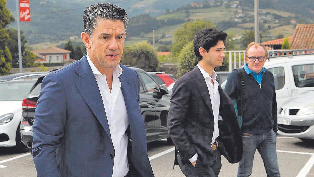 Por la izquierda, Alejandro Irarragorri, Aleco Irarragorri, y Juan Delgado, en Mareo.