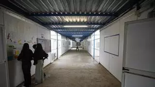 "Ja hi ha famílies amb el tercer fill i l’institut encara és en barracons"