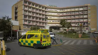 El Sindicato Médico avisa del "cierre por vacaciones" del Virgen del Rocío: "El 60% de los quirófanos no estarán en servicio"