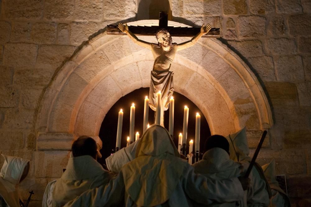 La procesión del Espíritu Santo en la Catedral