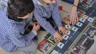 Escuelas sin ordenadores hasta bachillerato: "Cuando el portátil entraba en el aula, se lo comía todo"