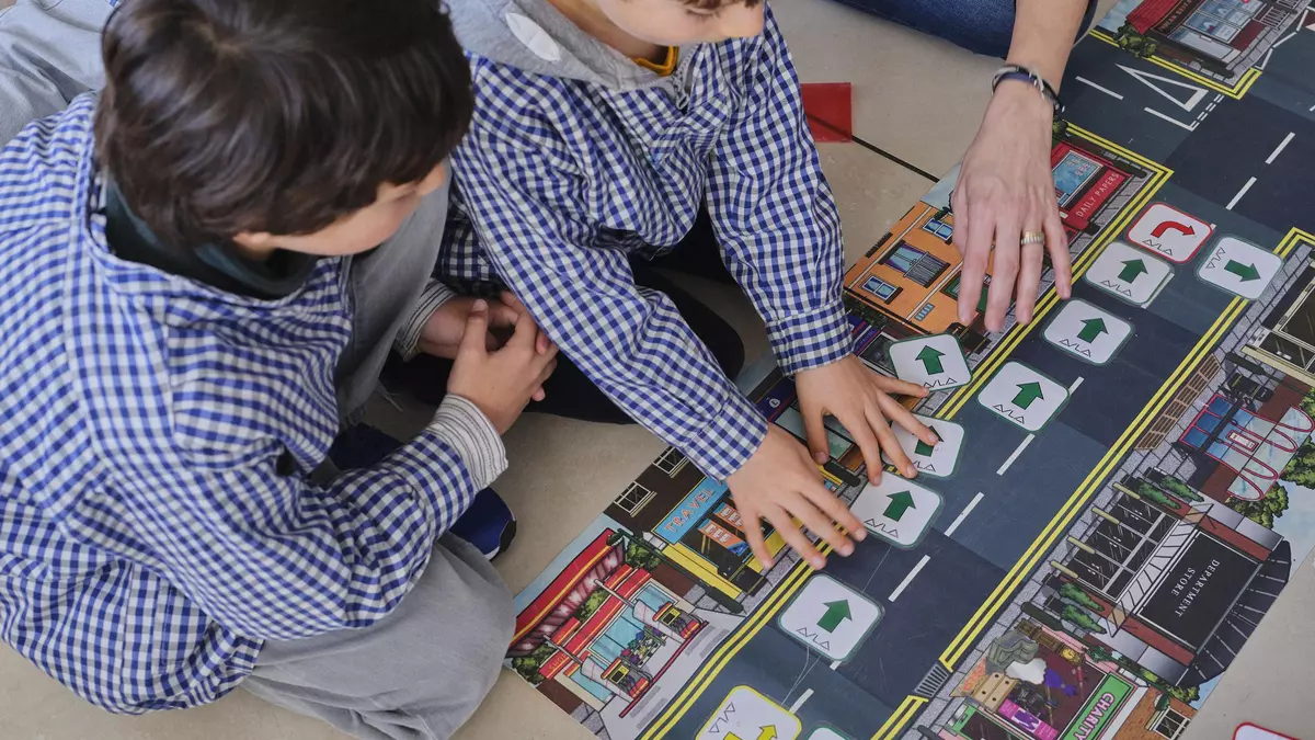 Escuelas sin ordenadores hasta bachillerato: "Cuando el portátil entraba en el aula, se lo comía todo"