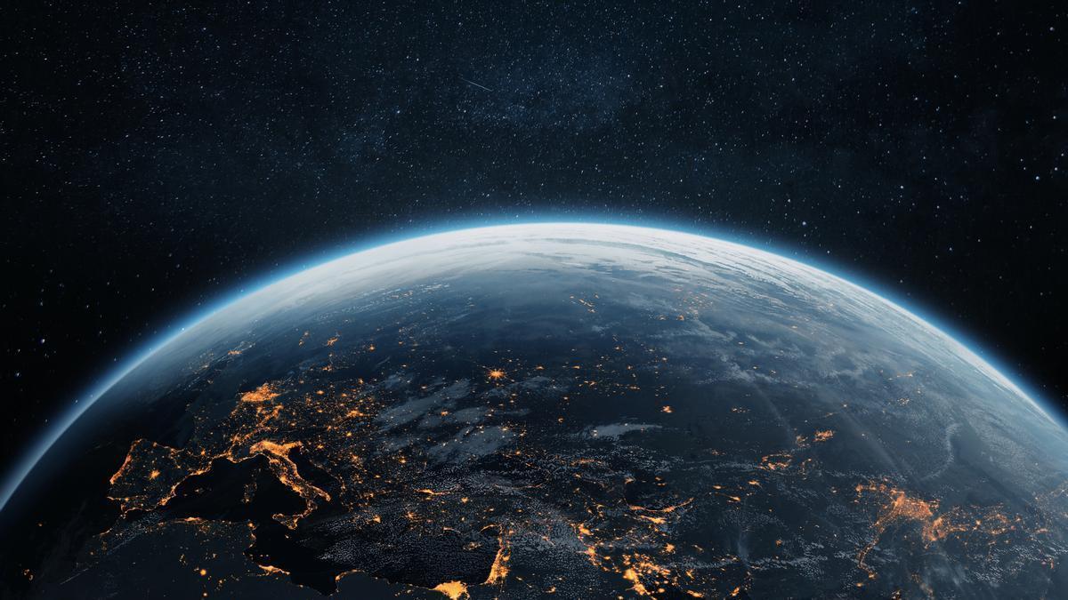 Vista de la Tierra desde el espacio por la noche
