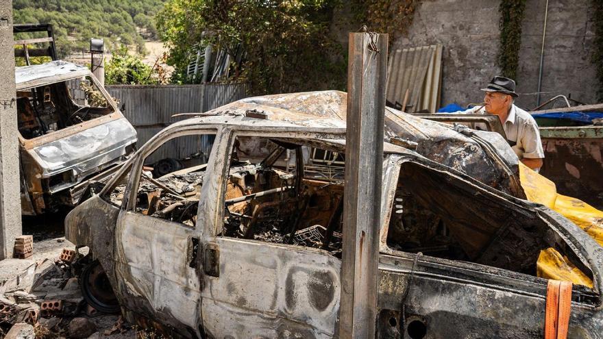 Detenen la dona que va cremar els vehicles d’una exparella a Avinyó