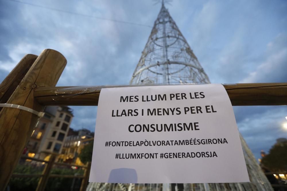 Encesa dels llums de Nadal a Girona amb protestes