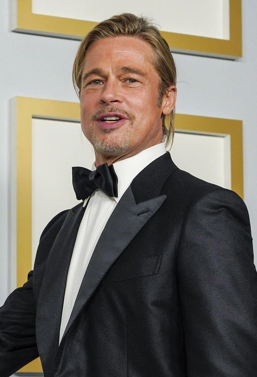 Primer plano de Brad Pitt en los Oscar 2021