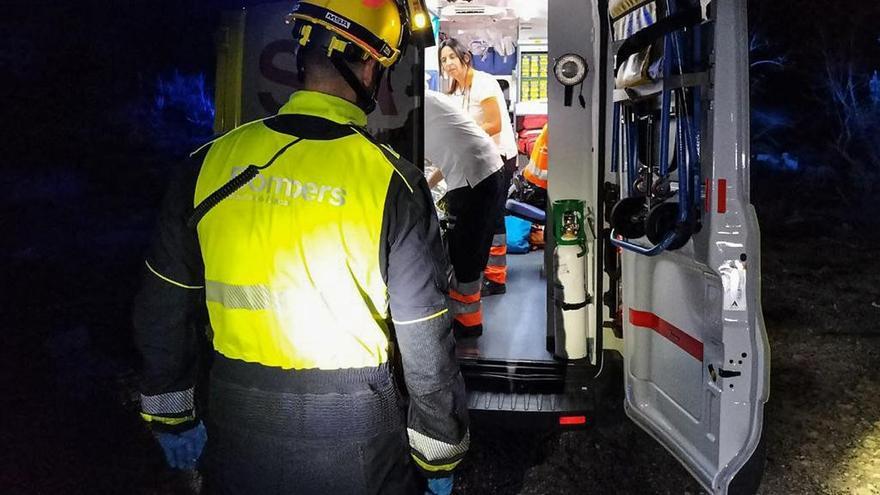 Traslado a la ambulancia del ciclista