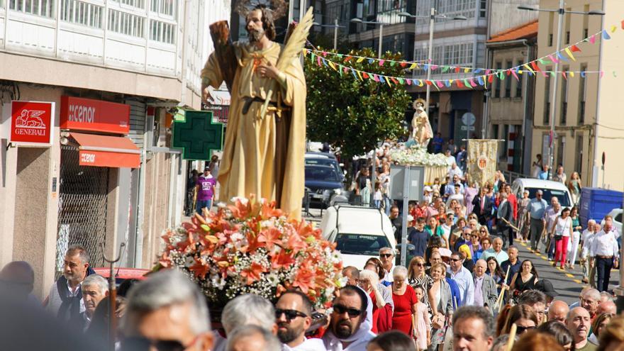 Gran ambiente festivo en las procesiones de los barrios de Conxo, Guadalupe y Vite