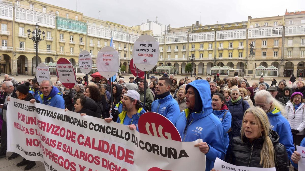 Manifestación de los trabajadores de las escuelas deportivas municipales