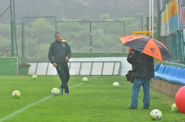 LLUVIA EN BARRANCO SECO Y LAS PALMAS