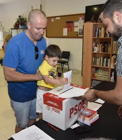 Votantes en las Primarias del Partido Socialista ...