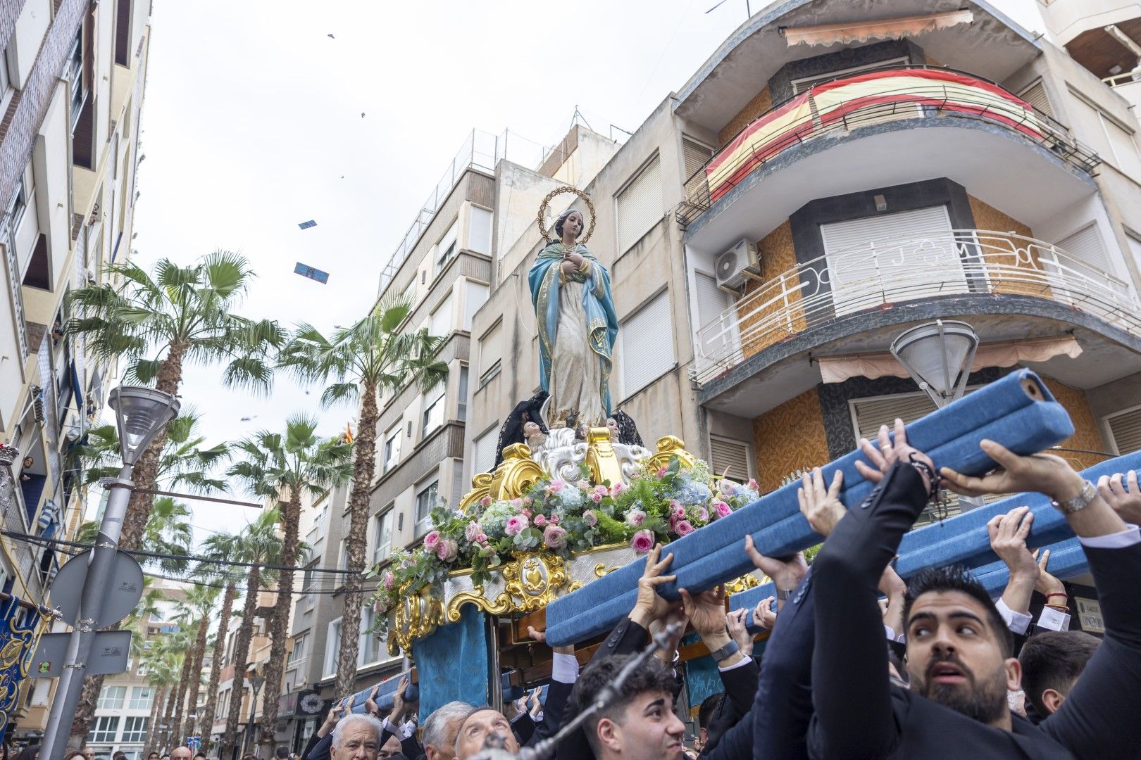 Emotivo Encuentro del Domingo de Resurrección en Torrevieja