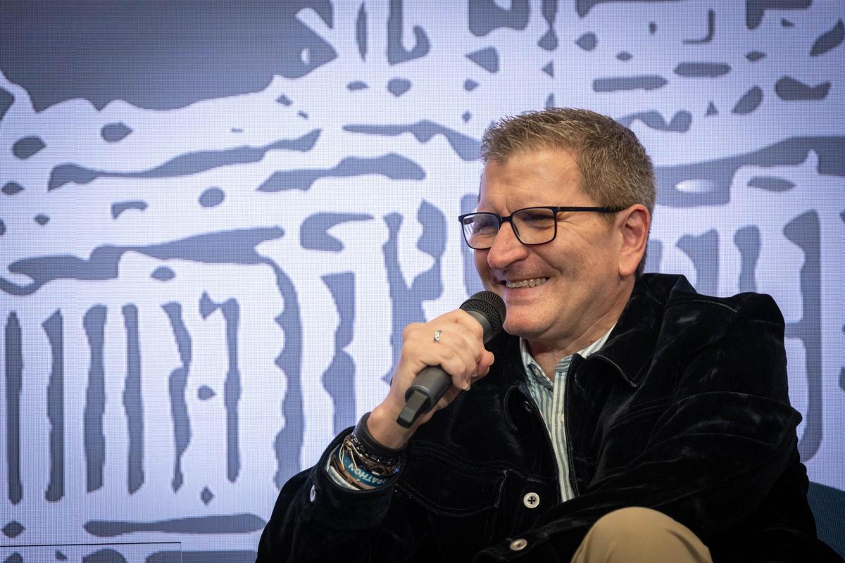 Jorge Dávila presenta su primera novela, 'El anillo de Faride'