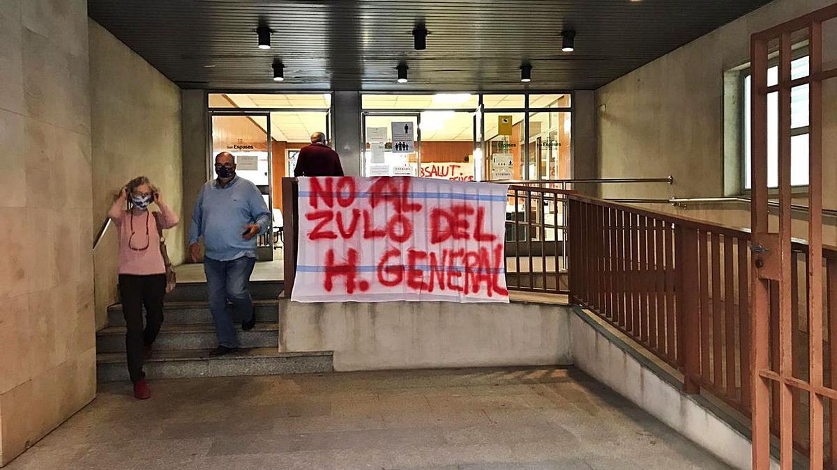 Recogen 1.600 firmas contra el traslado del Carmen al Hospital General