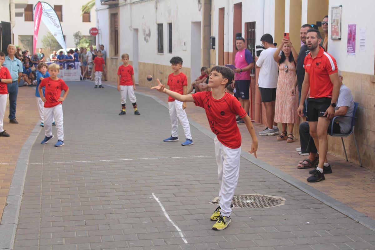 Els Benjamins de La Nucia varen guanyar el seu primer or.