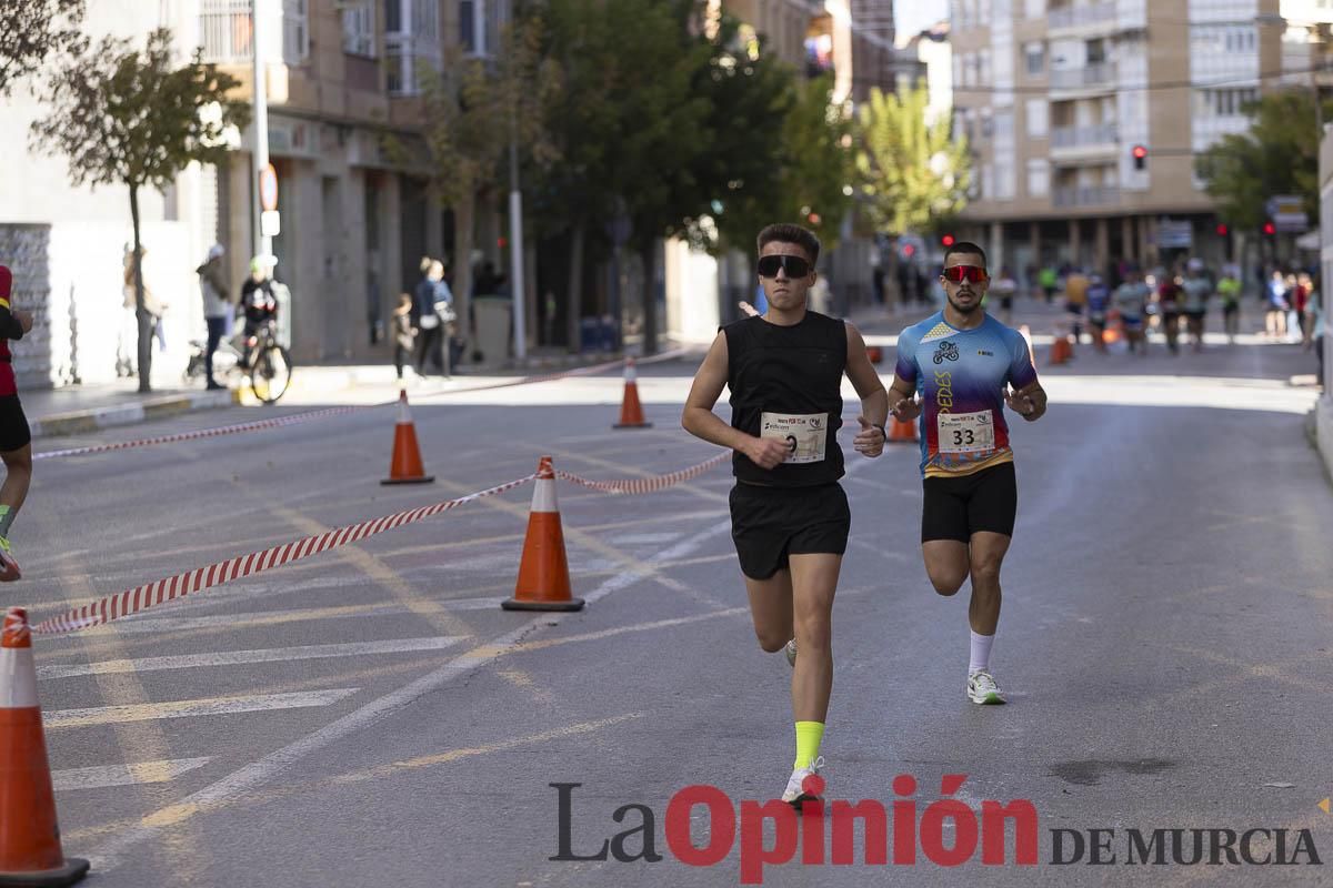 Carrera '10K Assota por ti' en Caravaca (salida y giro primera vuelta)