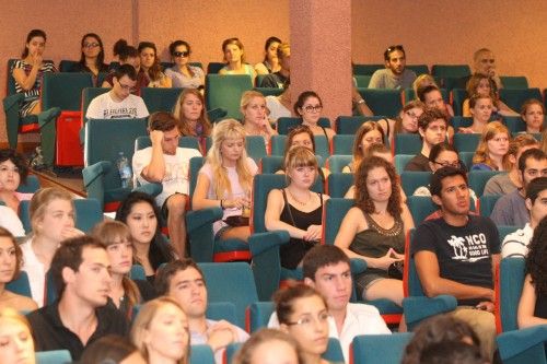 Bienvenida a alumnos internacionales en la UMU