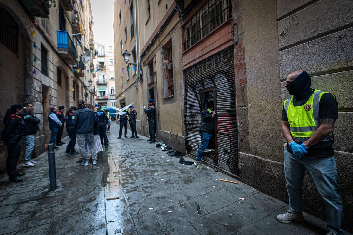 Macrooperación policial contra el tráfico de droga en el centro de Barcelona
