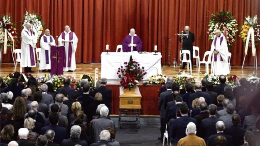 Multitudinari i emotiu funeral  en memòria de Jordi Comas