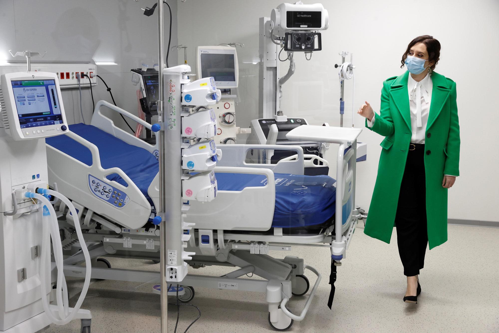 La presidenta regional, Isabel Díaz Ayuso, durante el acto de inauguración del hospital de Emergencias Enfermera Isabel Zendal.