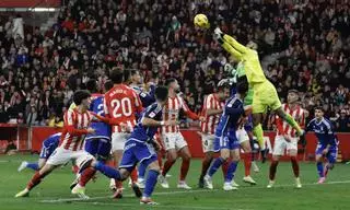 El Sporting se lleva un emocionante derbi ante un Oviedo sin gol: del zurdazo de Nacho Méndez a la polémica de los penaltis