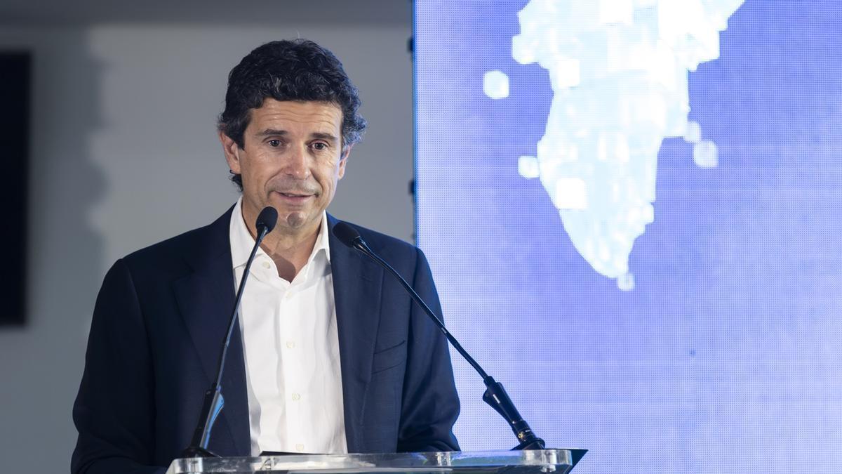 Alfredo Millá, durante la presentación del Anuario Económico de la provincia.
