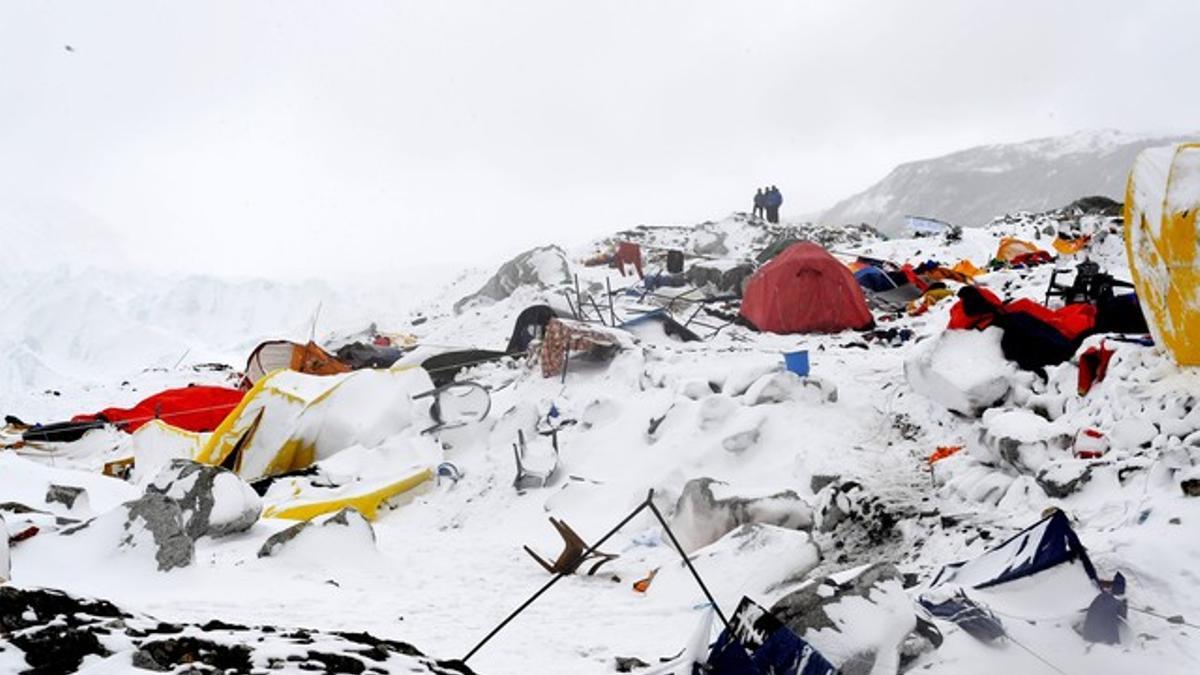 Campo base en el Everest tras la avalancha provocada por el terremoto del sábado en Nepal.