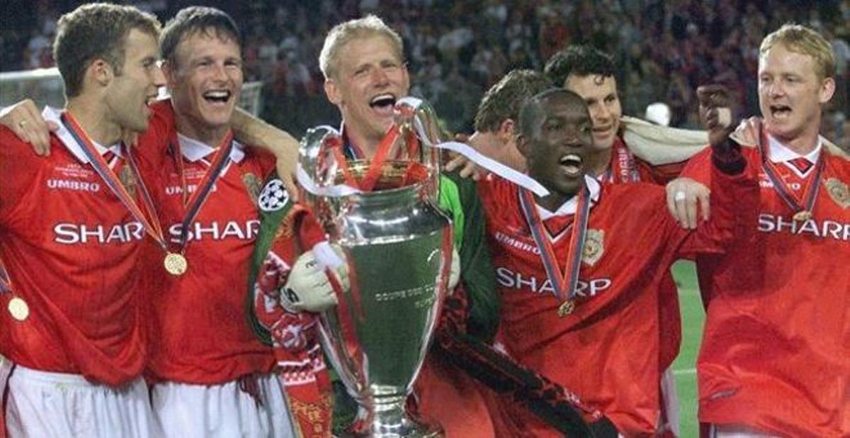 Una de las finales más locas de la Champions League. En el Camp Nou, el Manchester United le remontó en la prórroga, con gol de Solskjaer en el 93' y de Sheringham 91’, la final de 1999 al Bayern para alzar la 'orejona'