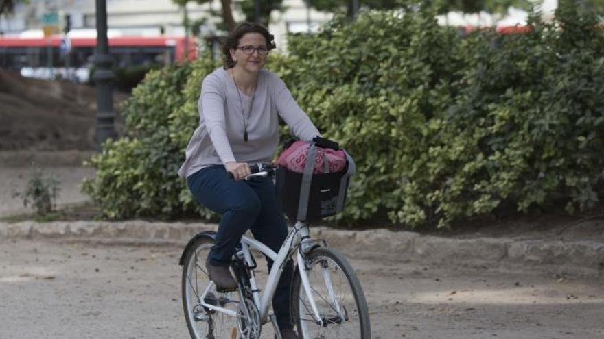 Elena Cebrián, en bicicleta. Fernando Bustamante