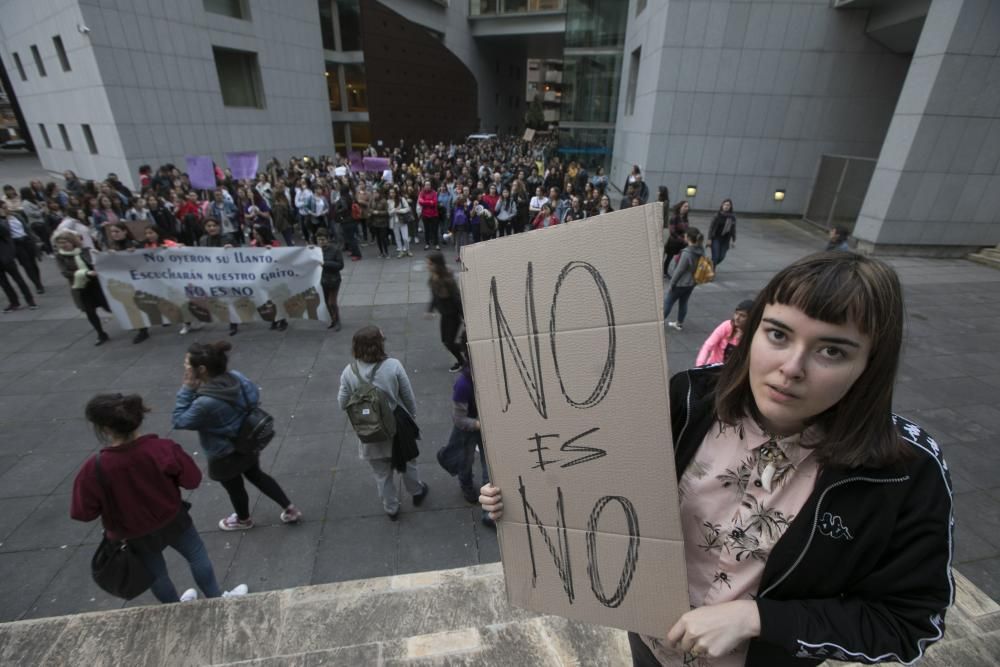 Concentración contra la sentencia a La Manada en Oviedo