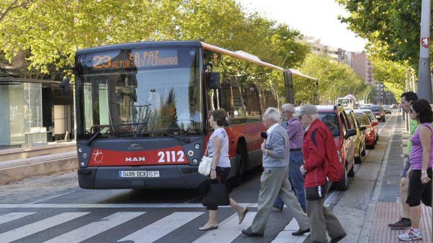 TUZSA plantea 150 despidos tras la firma del nuevo contrato del bus