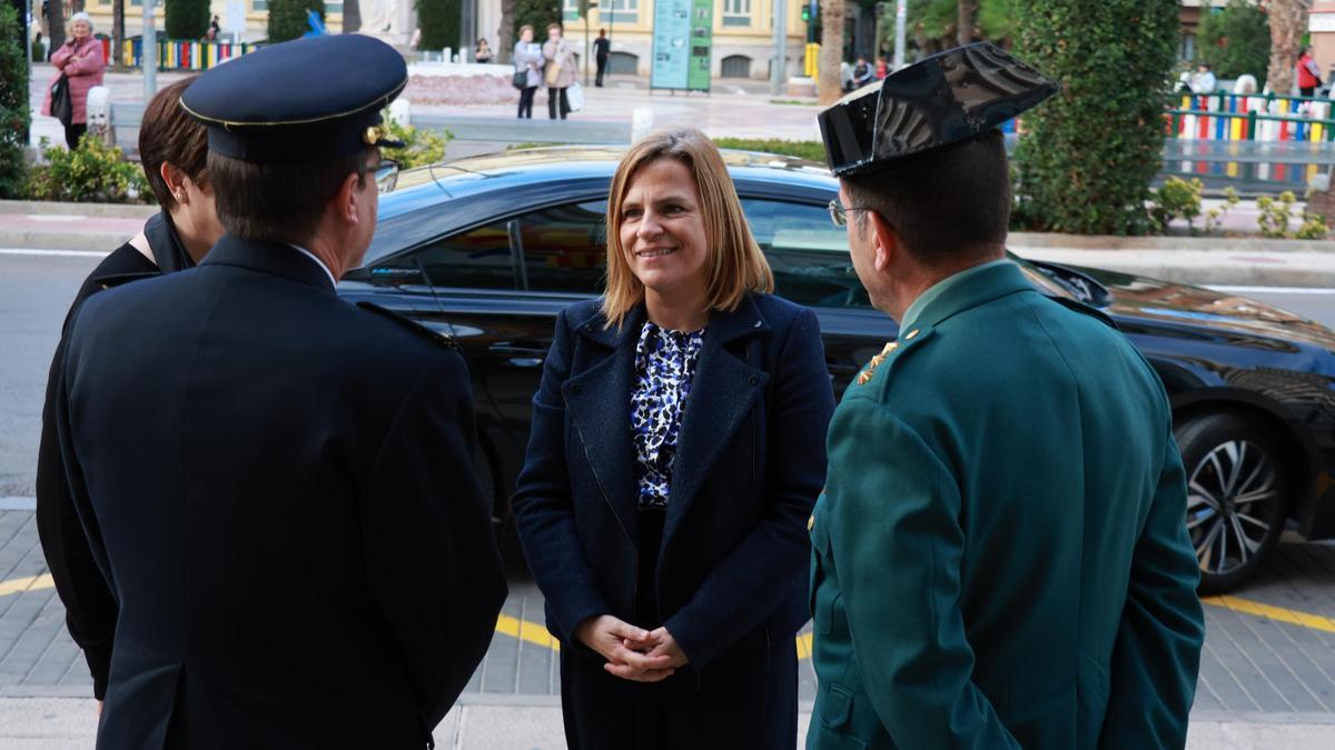 Pilar Bernabé, a su llegada a la Subdelegación del Gobierno en Castellón.