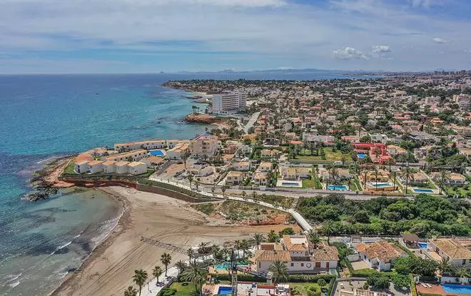 La Generalitat abre la puerta a legalizar 75.402 casas construidas en suelo rural en la provincia
