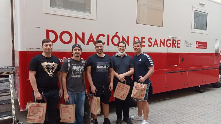 Hemodonación celebra una jornada de donación en el IES Politécnico de Las Palmas de Gran Canaria