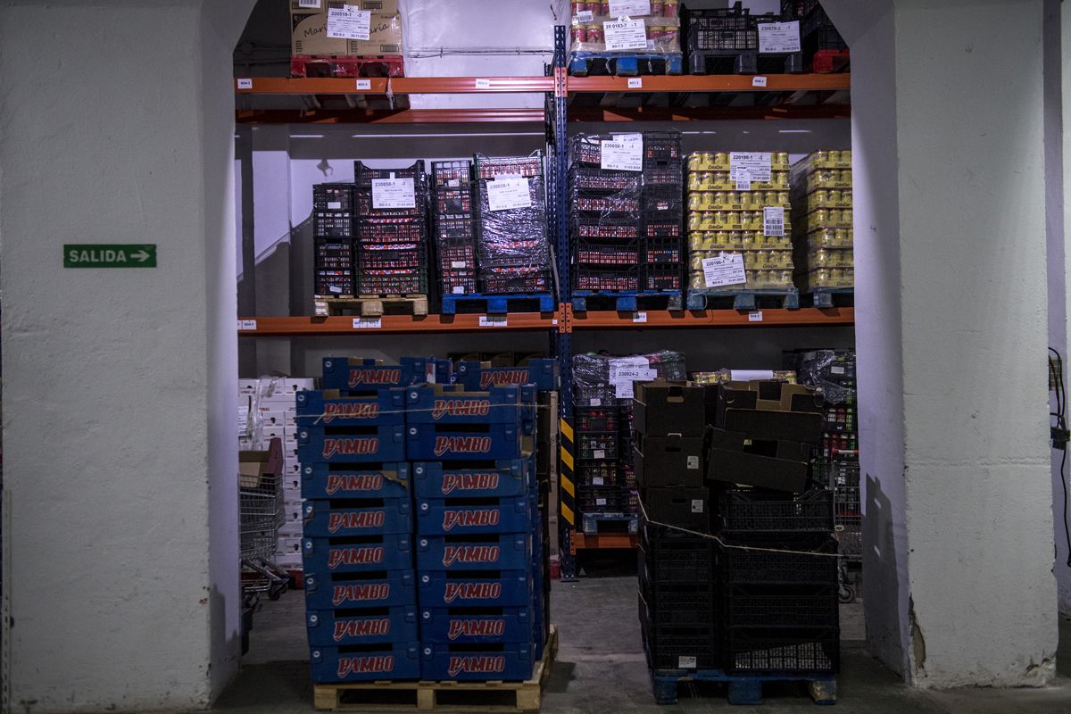 Fotogalería | Una jornada de trabajo en el Banco de Alimentos de Cáceres