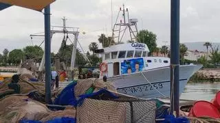 Los pescadores alertan de que la extracción de arena en Cullera abocará al sector al cierre