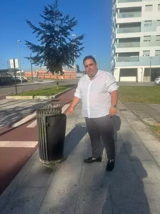 El concejal del PP Javier Mateus pide la reparación del mobiliario urbano de Siero