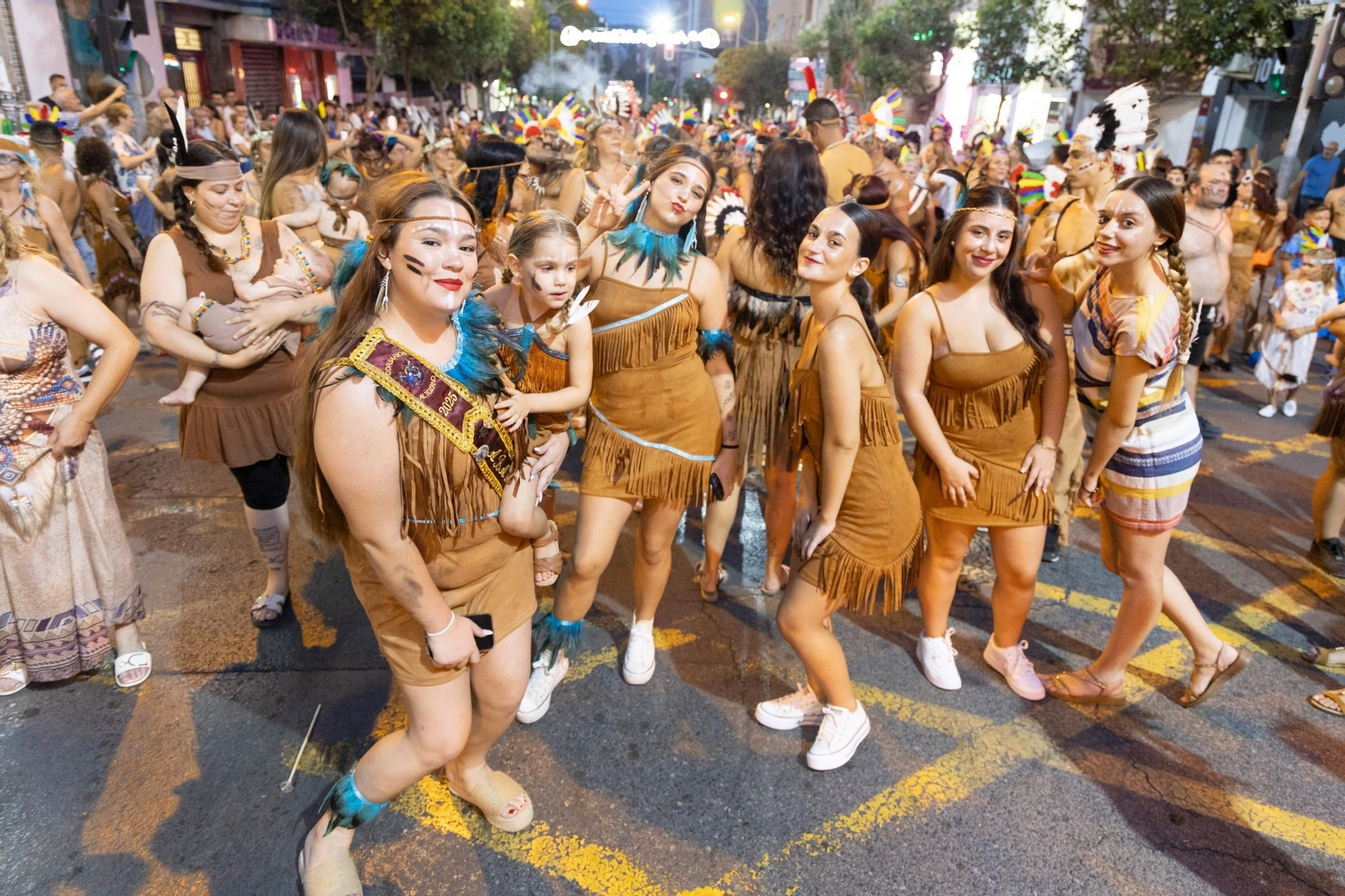 La Retreta de Altozano inunda las fiestas de humor y diversión