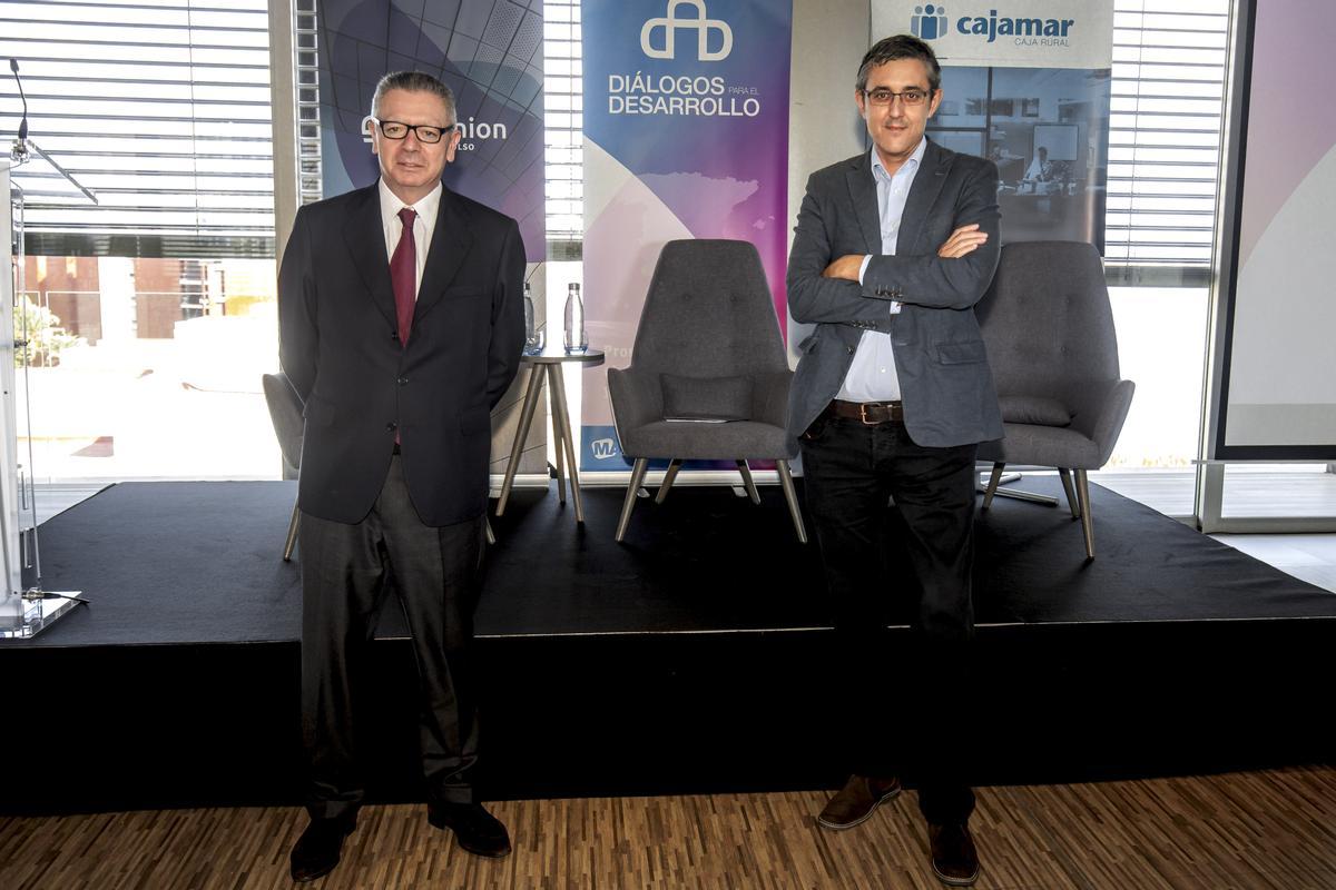 Alberto Ruiz Gallardón y Eduardo Madina, invitados a Diálogos para el desarollo por Cajamar